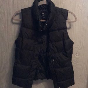 Black puff vest